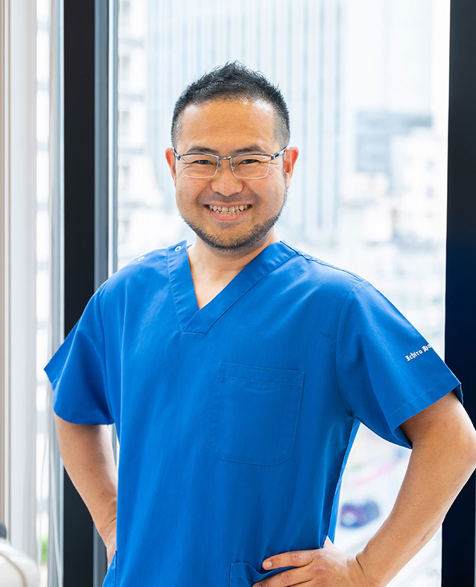 東京都港区新橋の親知らず抜歯専門の歯医者・歯科【東京新橋歯科口腔外科】の院長写真